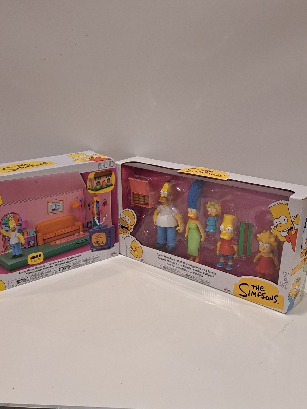 NIB Simpsons Living Room Diorama With HOMER. PLUS Simpson Family Multi Pack.